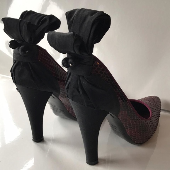 Marc Jacobs Burgundy Snakeskin Pumps - Picture 5 of 8